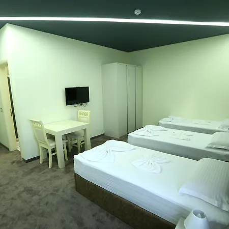 Hotel Vllaznia 3*