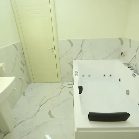 Hotel Vllaznia 3*