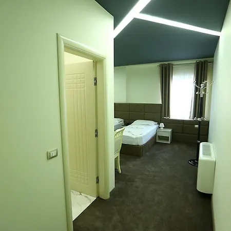 ホテル Vllaznia