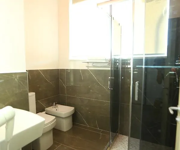 فندق Vllaznia 3*